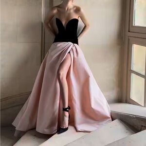 Monique Lhuillier taffeta Elegant Black and light pink Strapless Gown